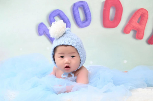 中国澳门宝宝咬手指甲怎么回事